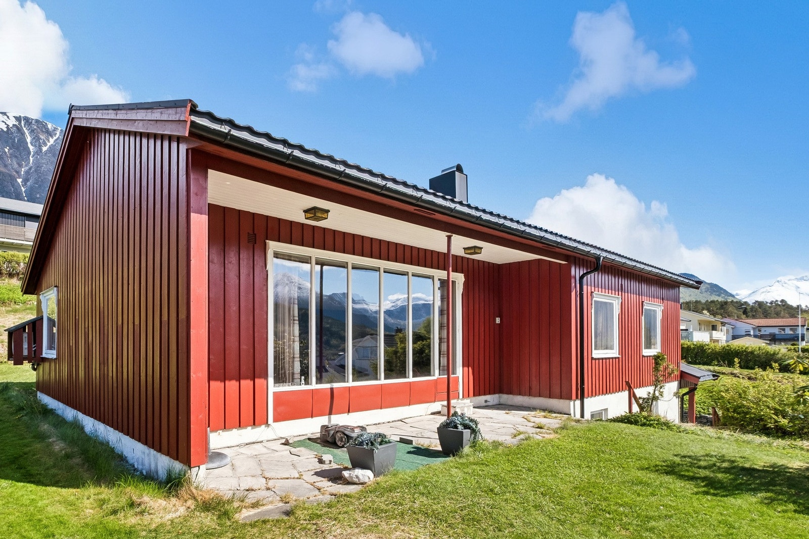 Velkommen til Einagata 8! Foto Efkt Galleribilde