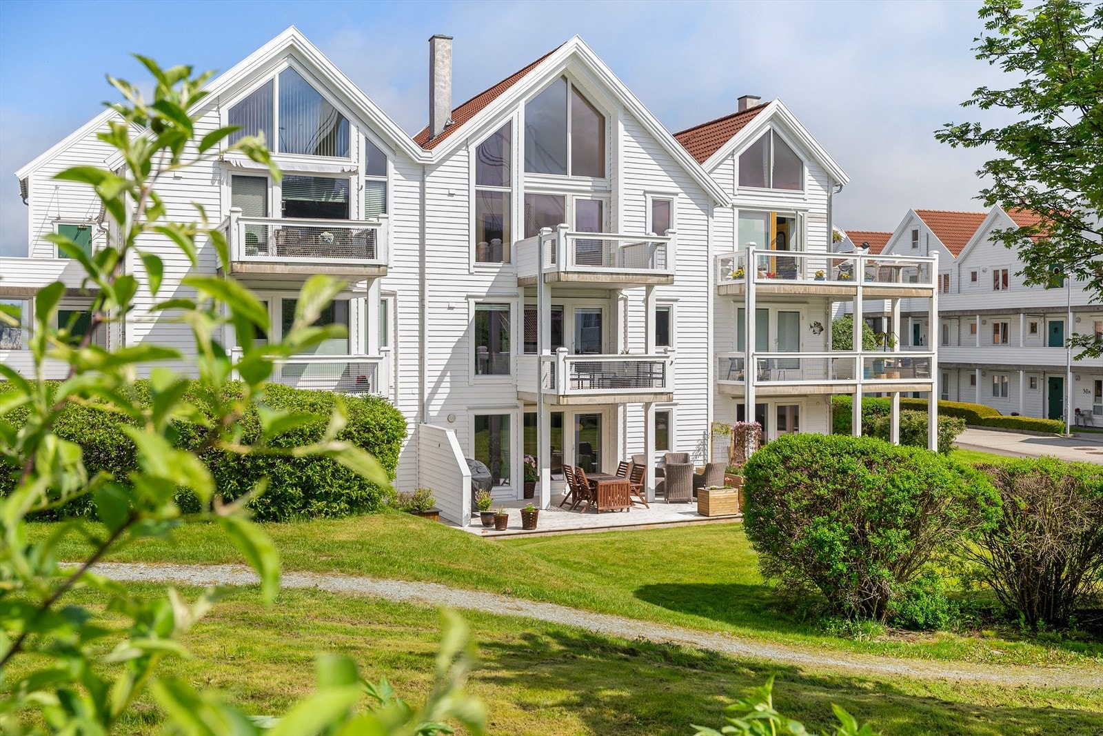 Beliggende i et rolig og maritimt miljø på Grasholmen. Galleribilde
