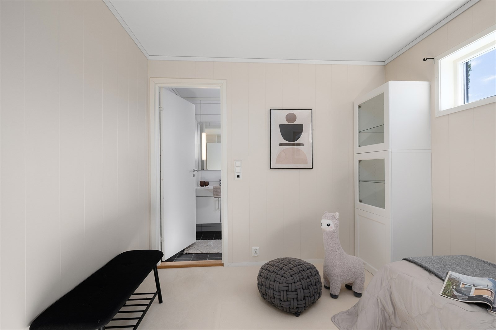 Dette soverommet har direkte adkomst til det ene badet. Galleribilde