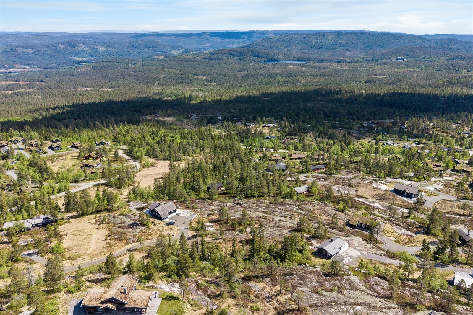 Du kan også starte langrennsturen rett på utsiden av hyttedøra - hvor oppkjørte skiløyper fra hytteområdet leder til hovedløypenettet. Galleribilde