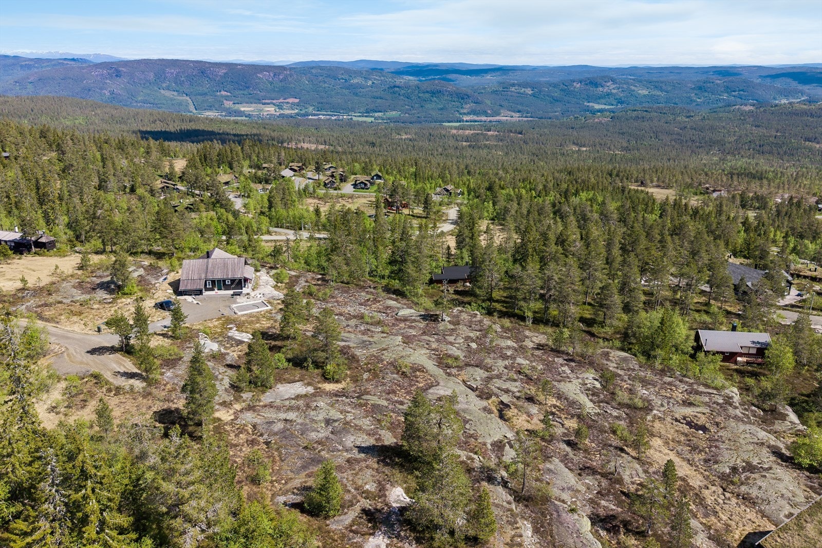Fra Oslo er det ca. 2 timers kjøring til dette flotte fjellandskapet - med mange muligheter året rundt. Galleribilde