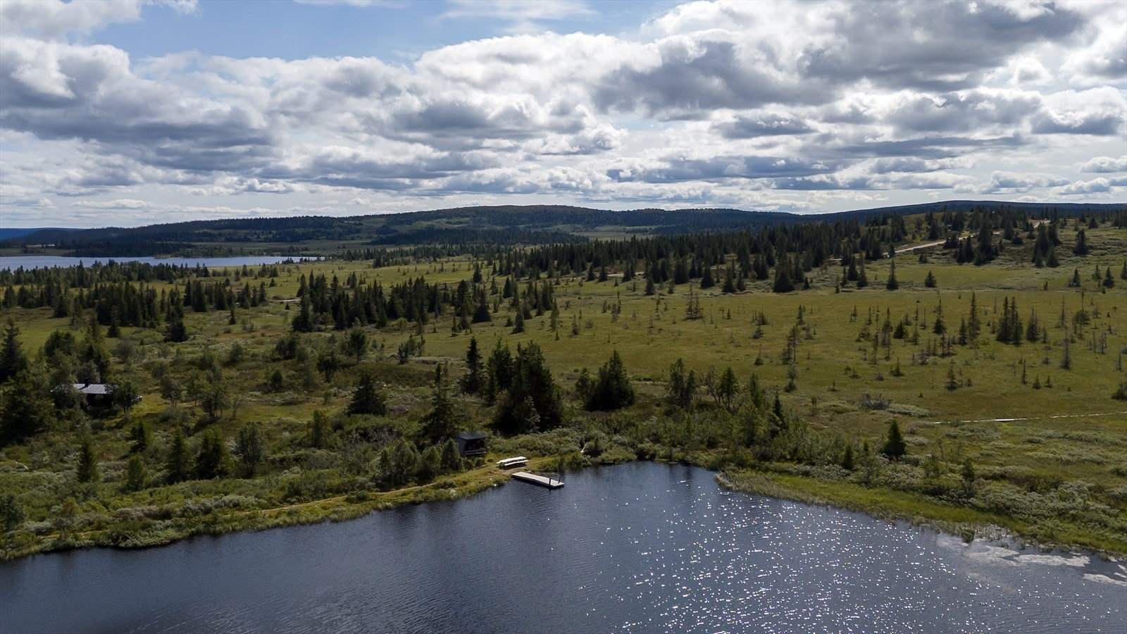 Området byr på et utmerket turterreng sommer som vinter, med tilgang til både stier og milevis med preparerte skiløyper. Galleribilde