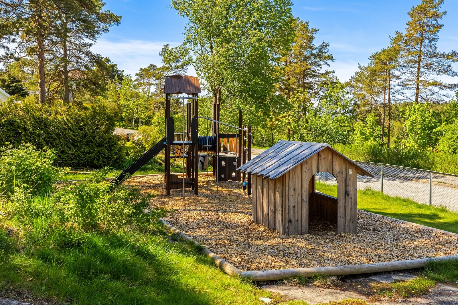 Lekeplass på området Galleribilde