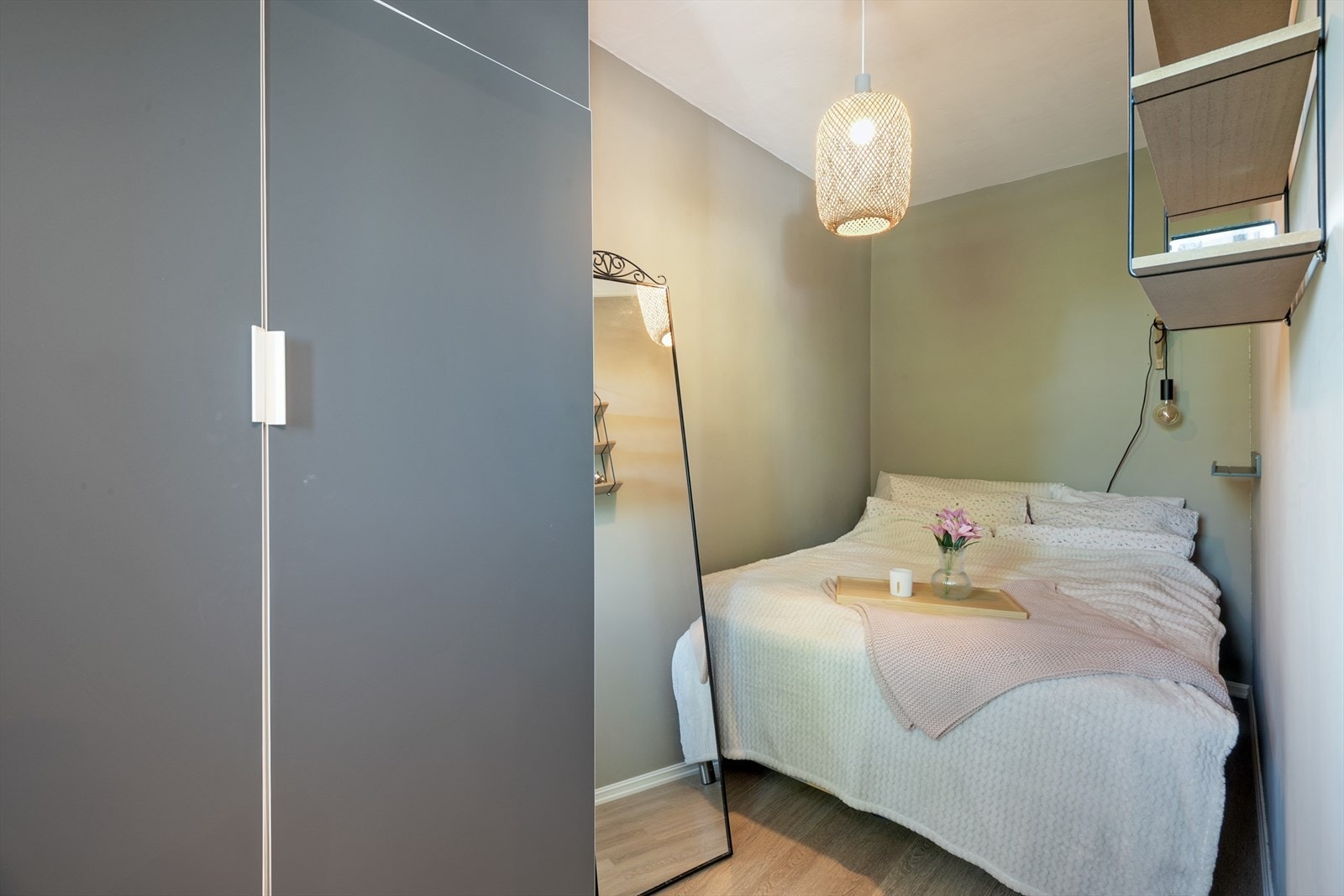 Soverommet har plass til garderobeskap. Galleribilde