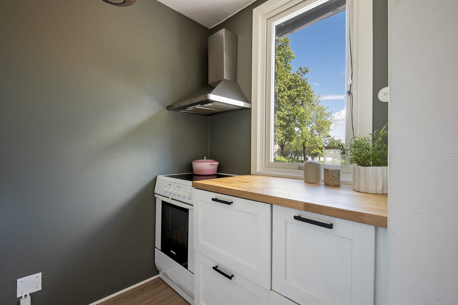 Moderne fargevalg på kjøkkenet. Galleribilde