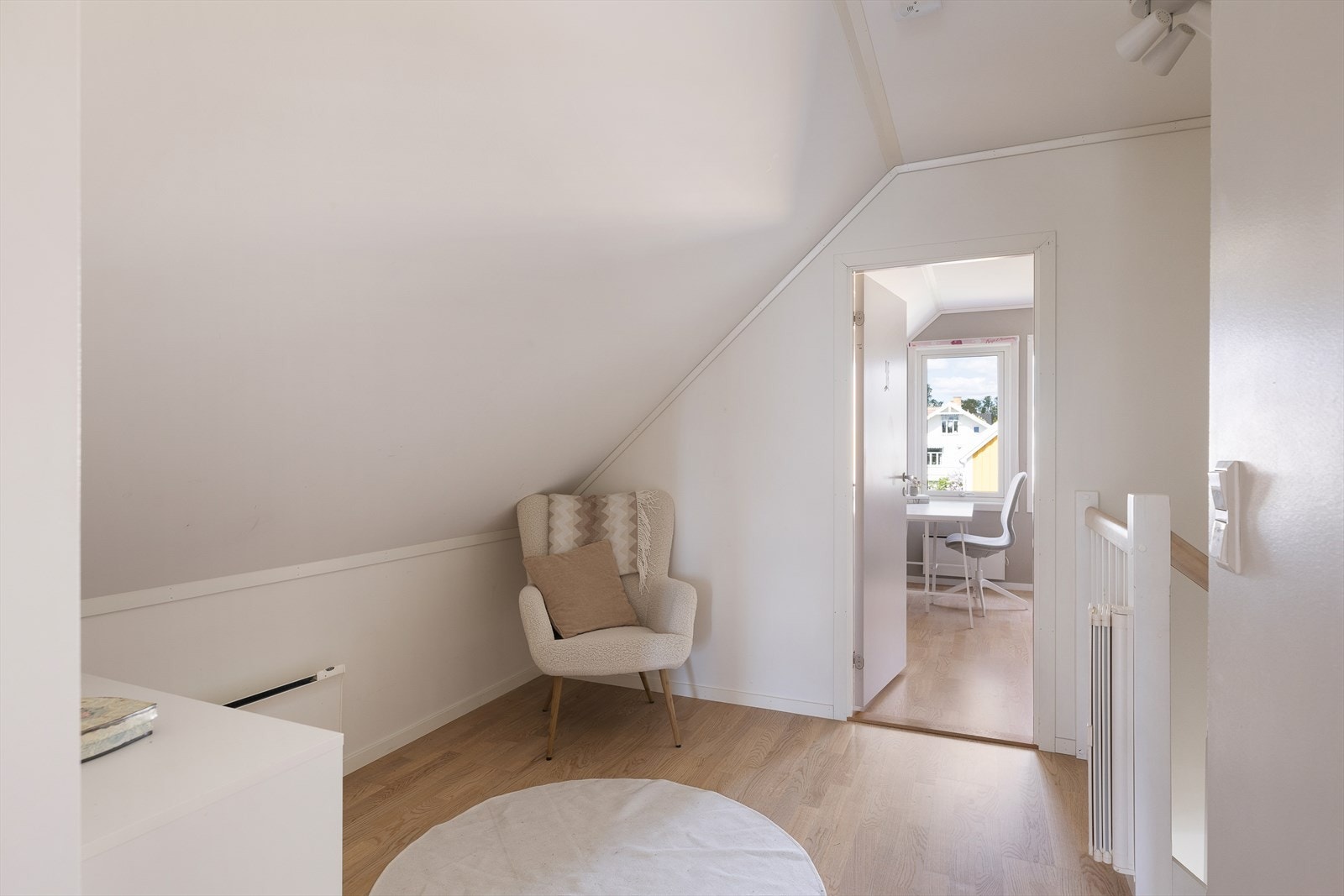 003085-46.jpg Galleribilde