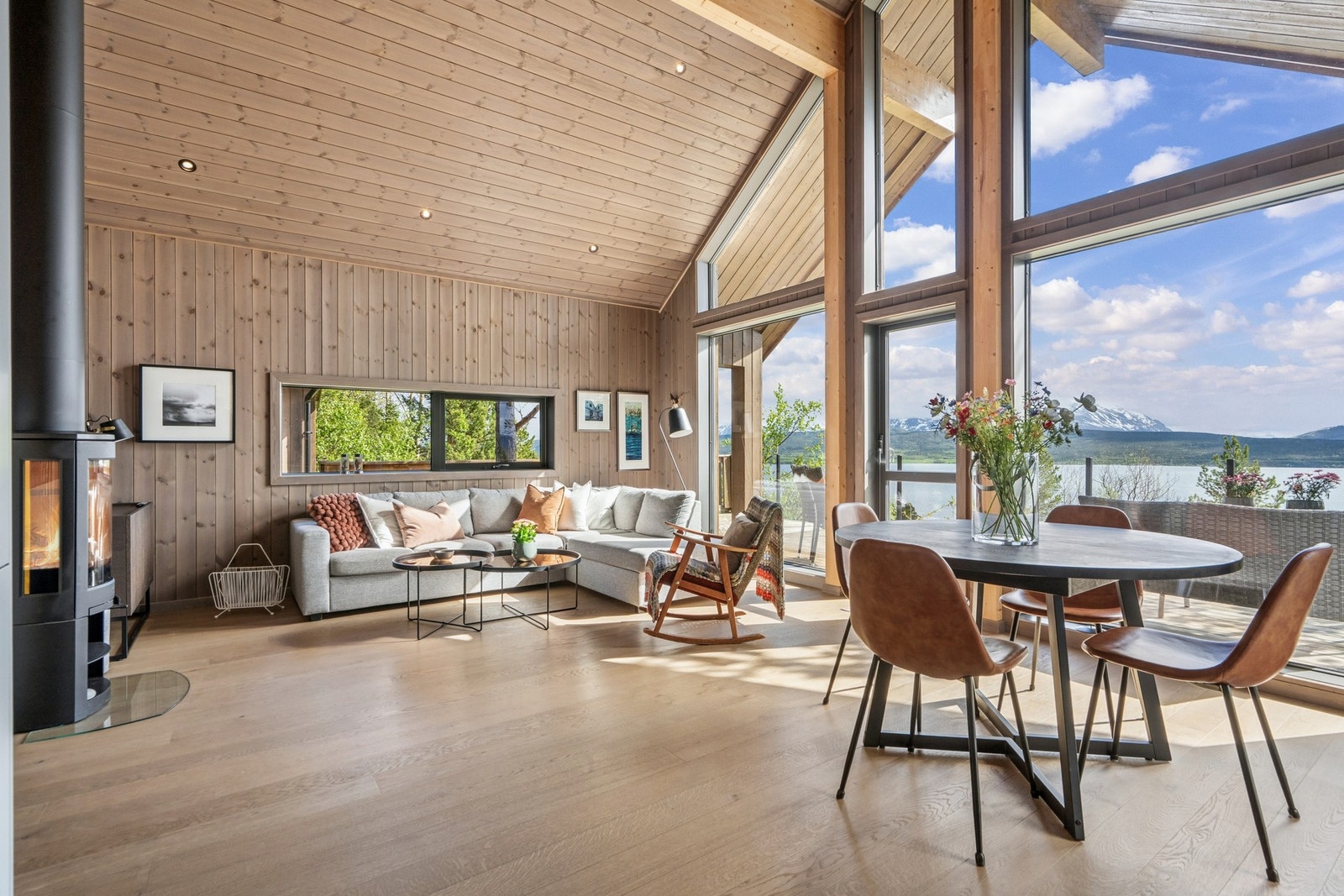 Velkommen til Haugafjellveien 4, her presentert av EiendomsMegler 1 Rødbanken v/Wenche
Foto: EFKT Galleribilde