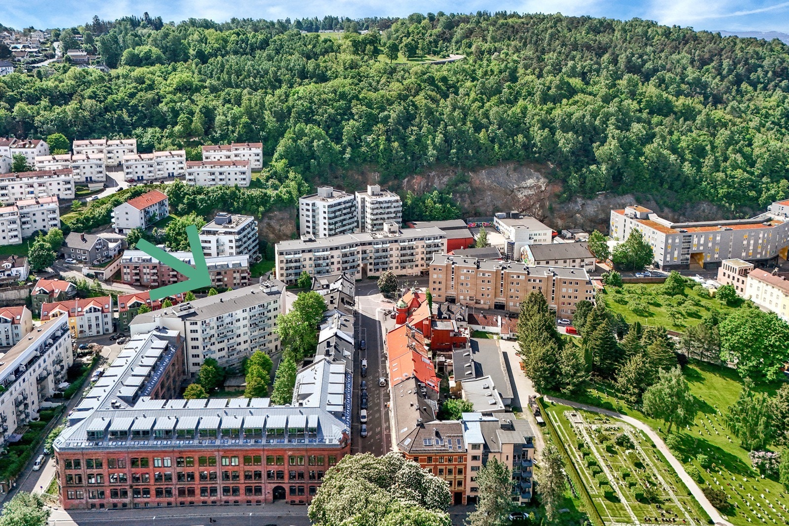 En perfekt kombinasjon av pulserende byliv og fredelige omgivelser. Galleribilde