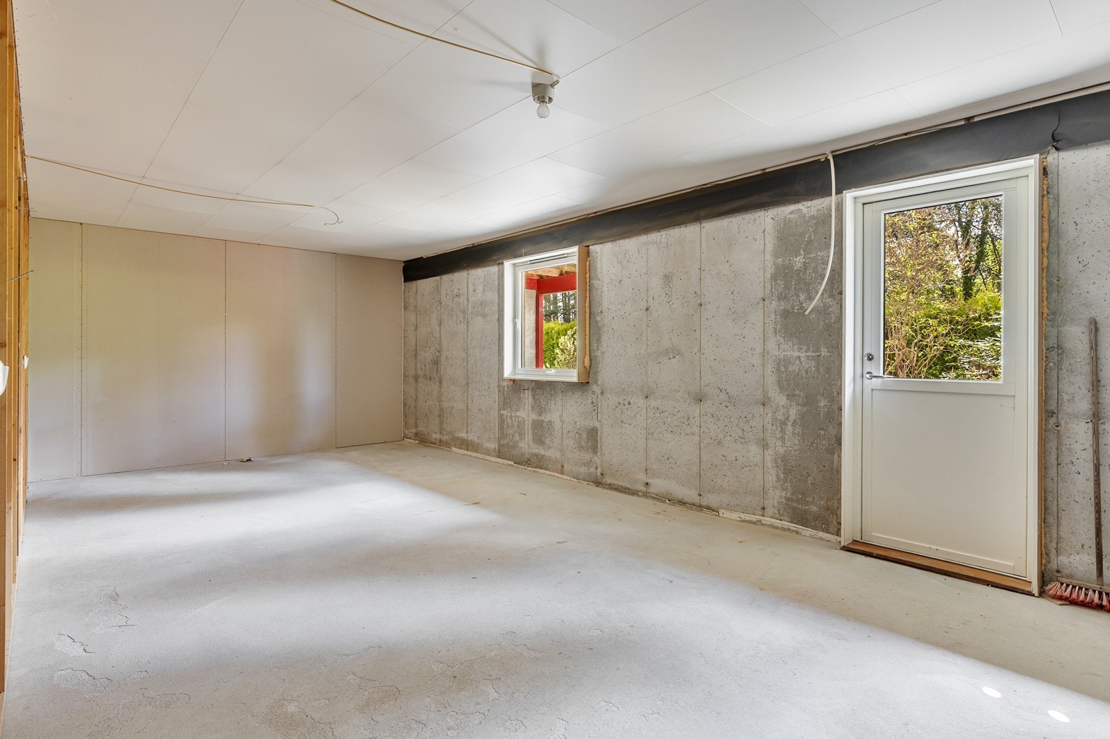 Uinnredet kjellerom Galleribilde
