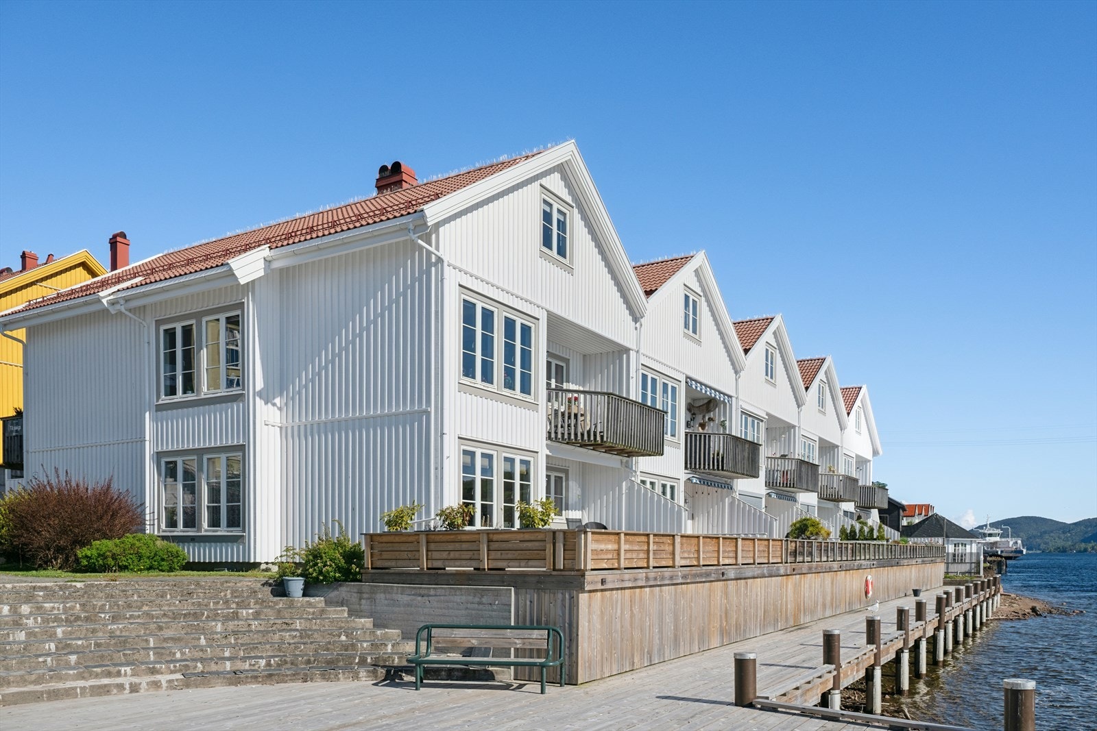 Svelvik nærsenter ligger i kun få minutters gangavstand Galleribilde