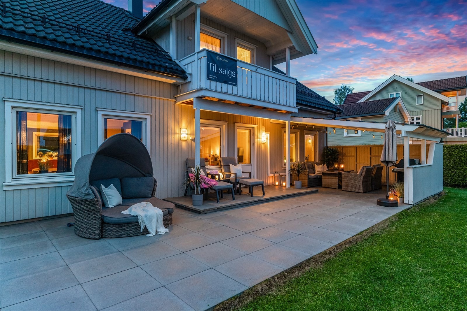Fra stuen er det utgang til en nydelig, sydvestvendt terrasse på ca. 55 kvm. Galleribilde