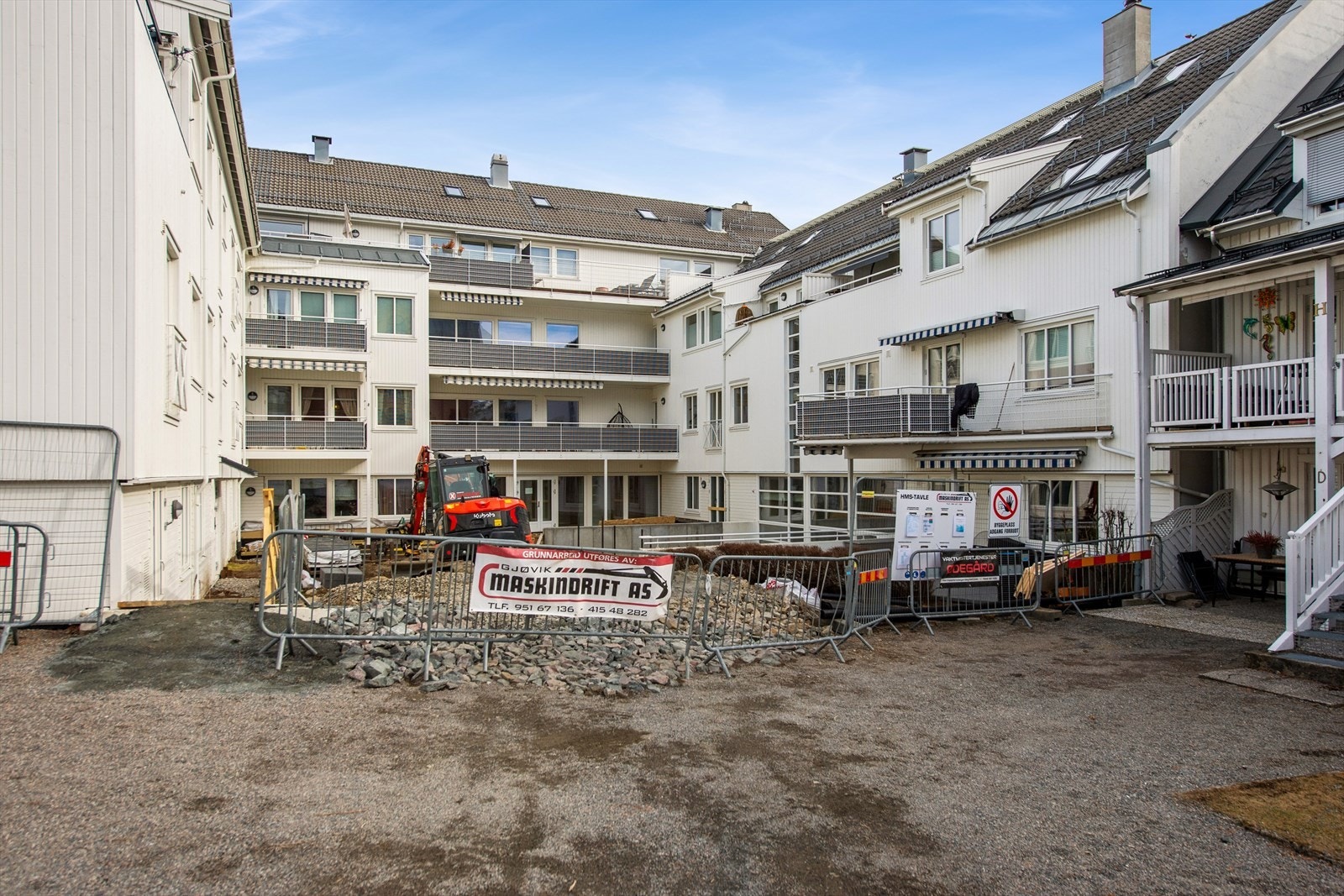 Det er for tiden pågående arbeid på eiendommen og sameiet skal i gang med et stort vedlikeholdsprosjekt i tiden som kommer. Galleribilde