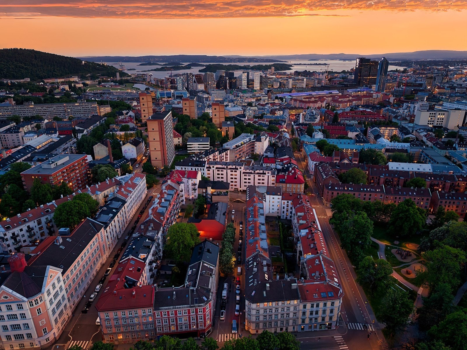 Leiligheten ligger i et levende og sentralt område med et rikt kultur- og servicetilbud. Galleribilde