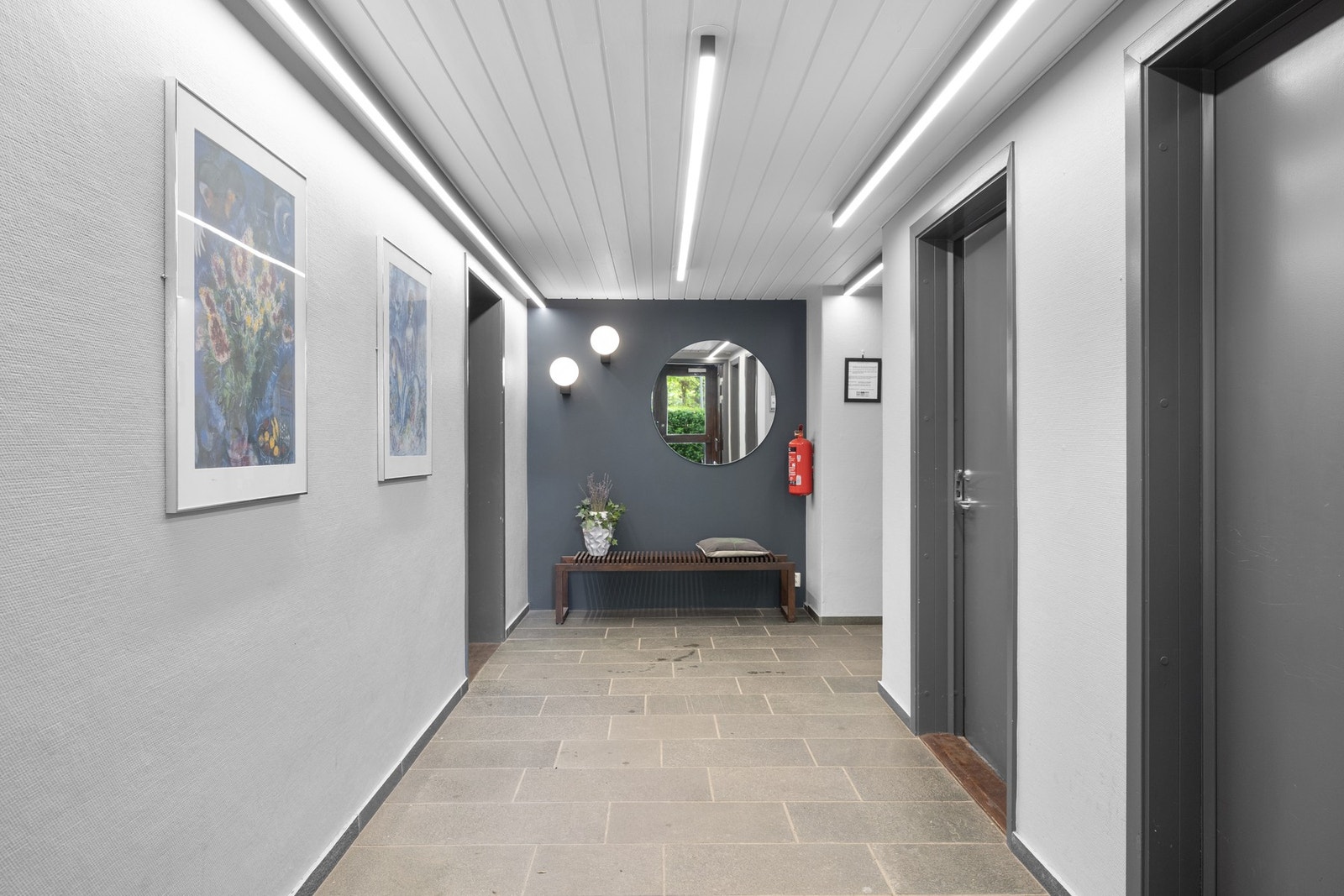 Sameiet sitt inngangsparti Galleribilde