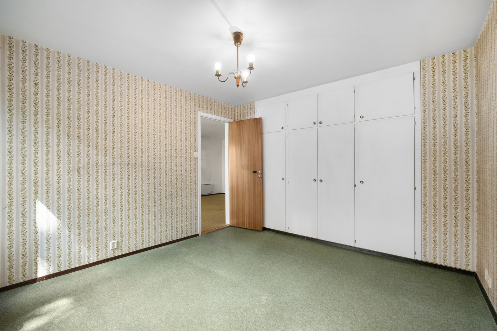 Innebygde skap på soverommet Galleribilde