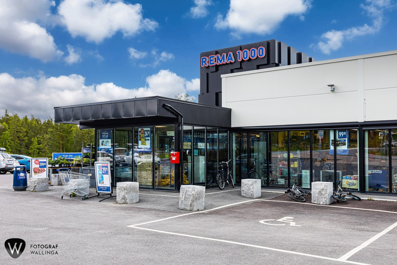 Dagligvarehandelen kan gjøres på Rema 1000 Ormåsen eller på Coop Prix Vestfossen. Galleribilde