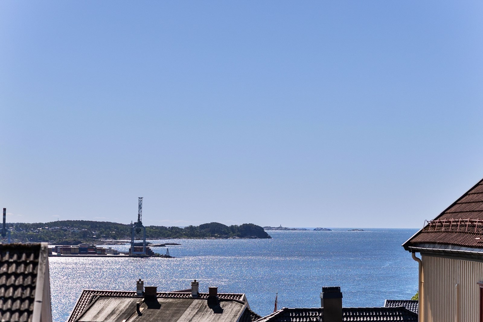 Utsikt mot innseilingen til Larvik. Galleribilde