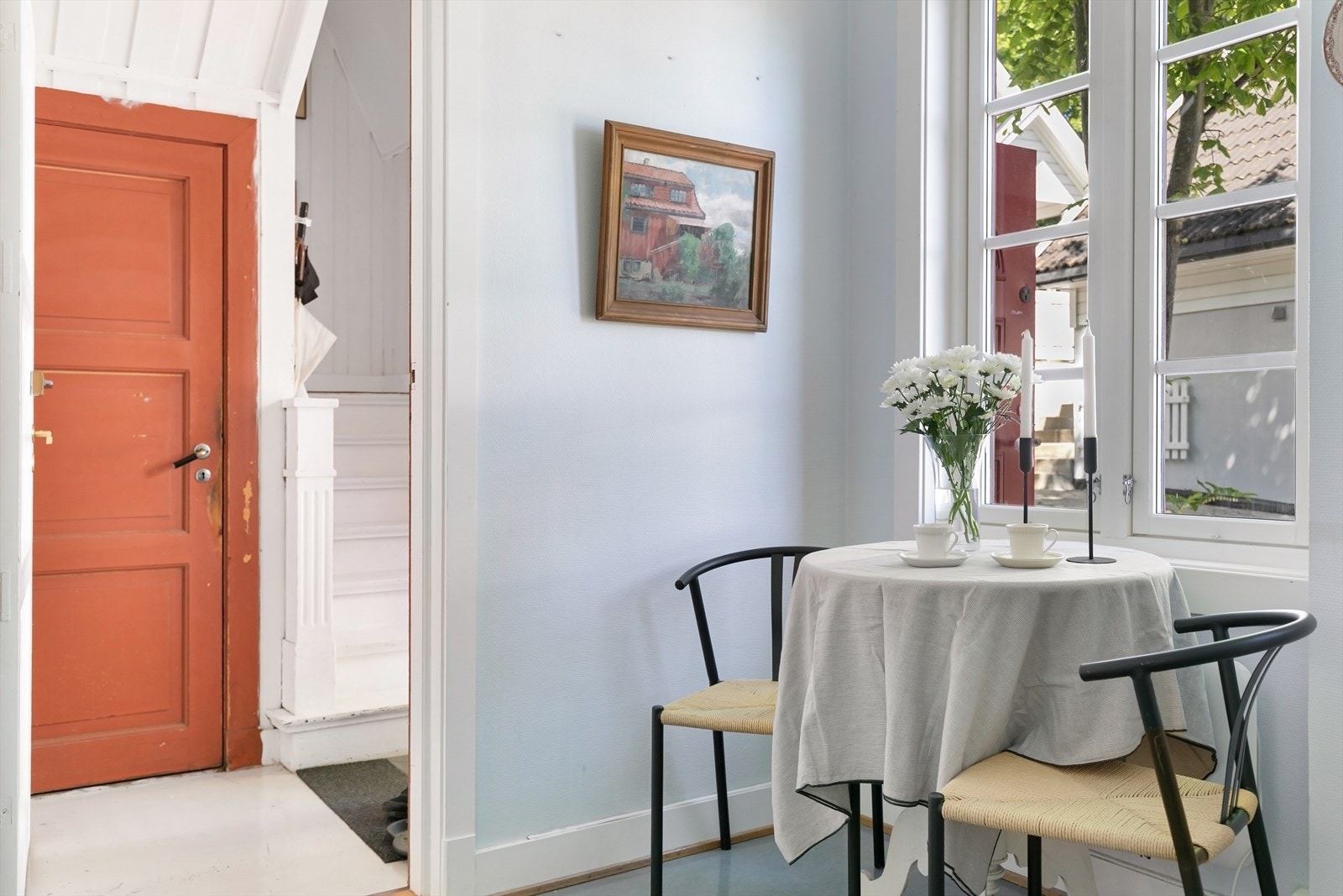 Kjøkken 1.etasje med spiseplass. Galleribilde