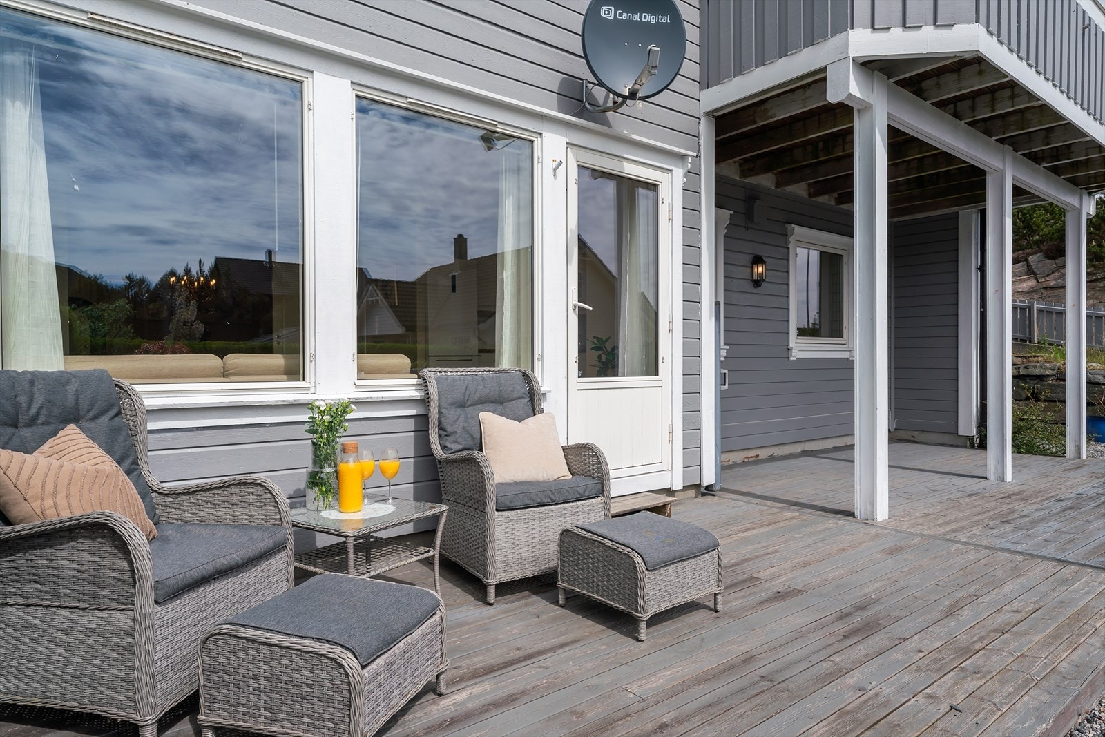 - Terrassen måler hele 34 m²- Galleribilde
