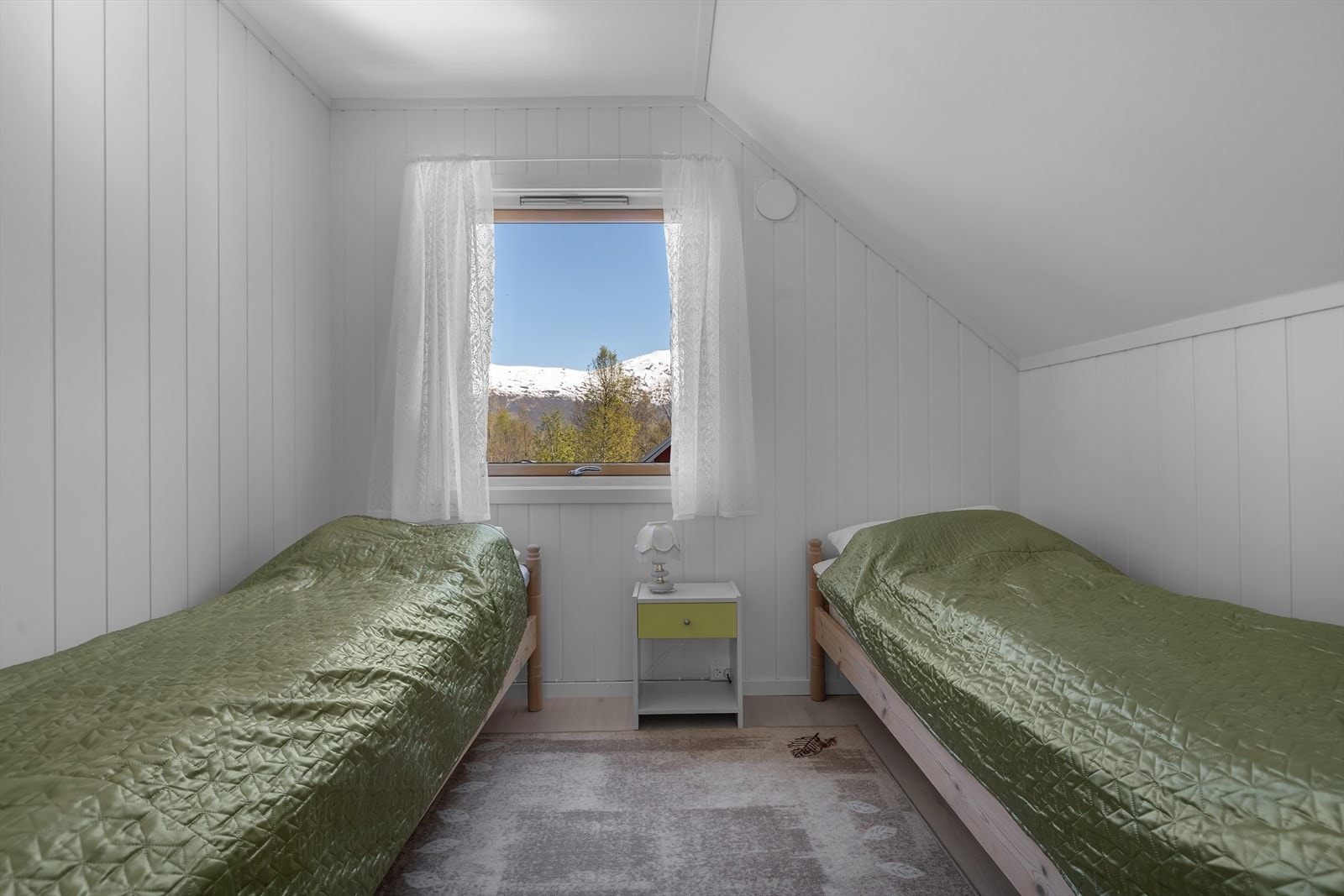 Soverom 2 av 3 Galleribilde