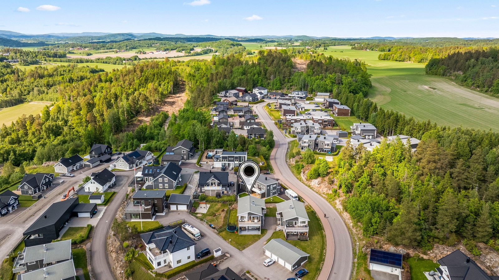 Oversiktlig og etablert boligfelt i Skjeggestadåsen - rolige omgivelser med kort vei til både natur og sentrum. Galleribilde