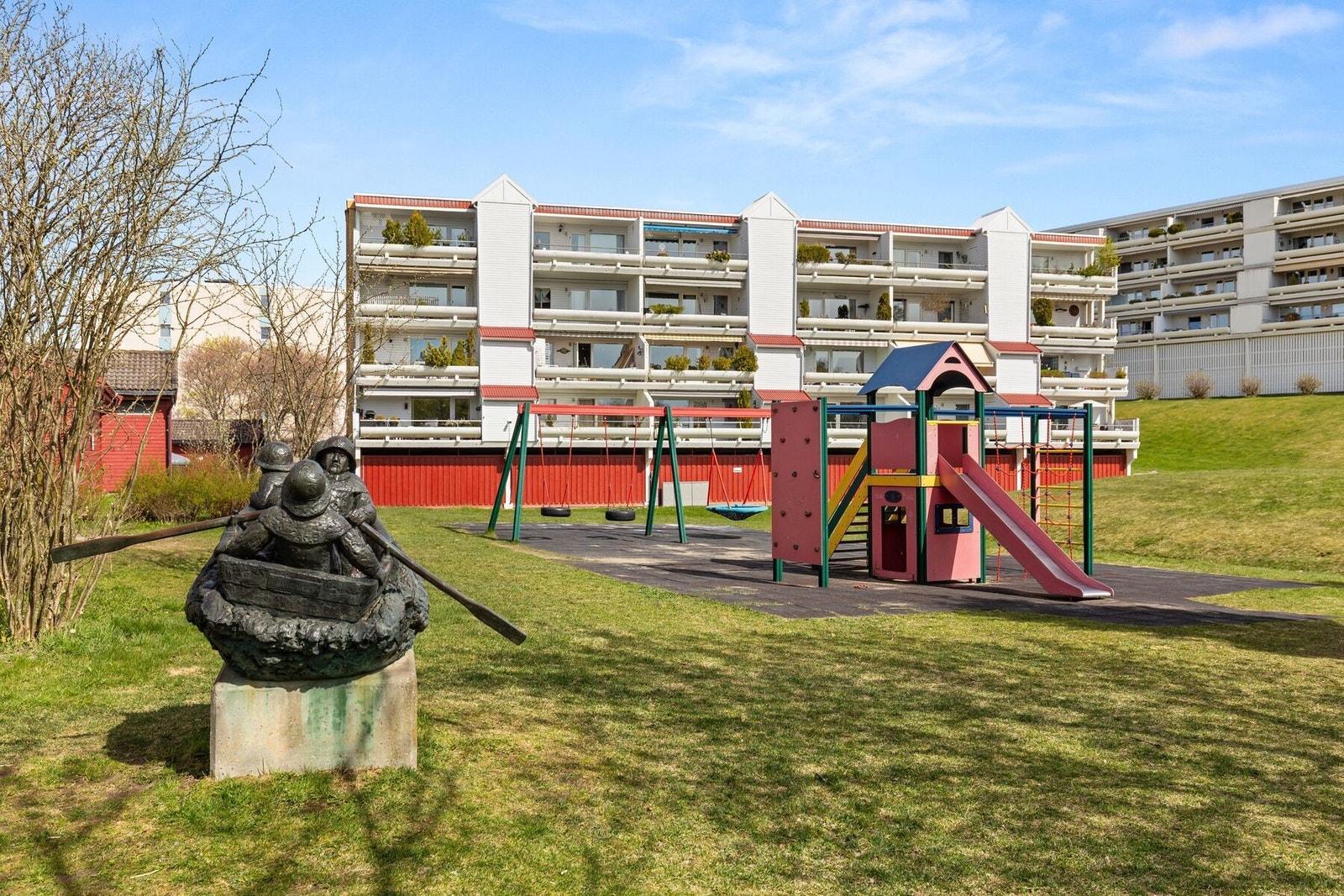 Flere lekeplasser på området. Galleribilde