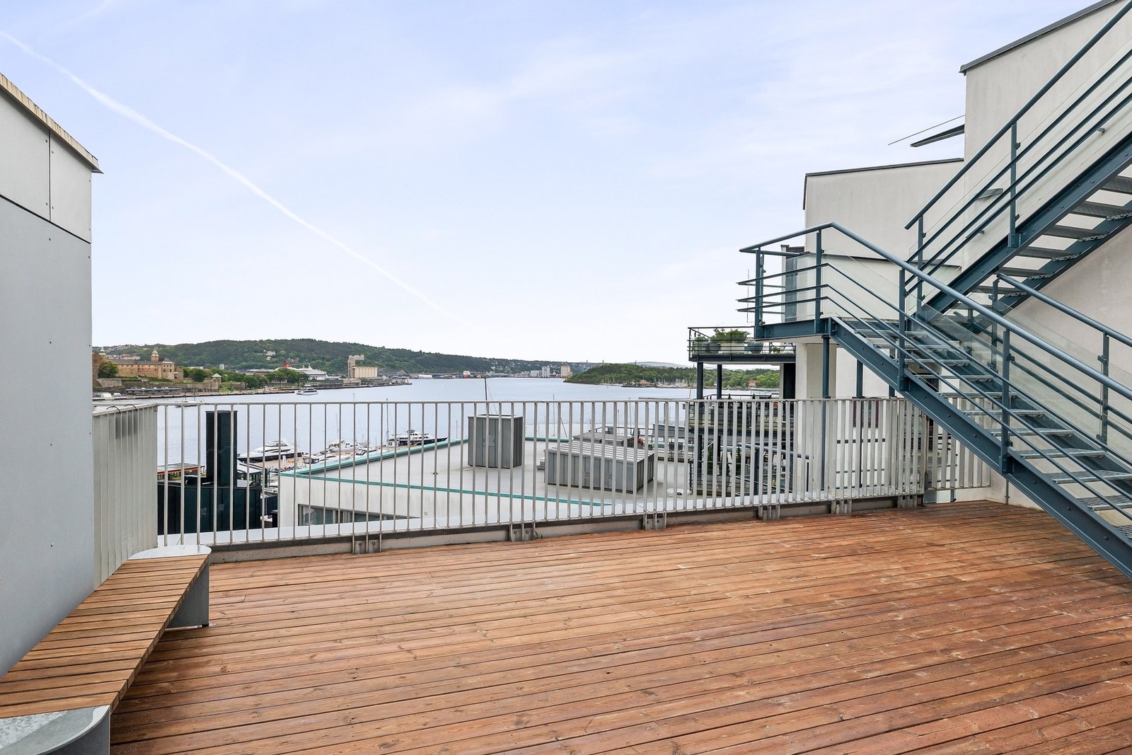 Sameiet disponerer flotte felles takterrasser med gode solforhold og flott utsikt over nærområdet Galleribilde