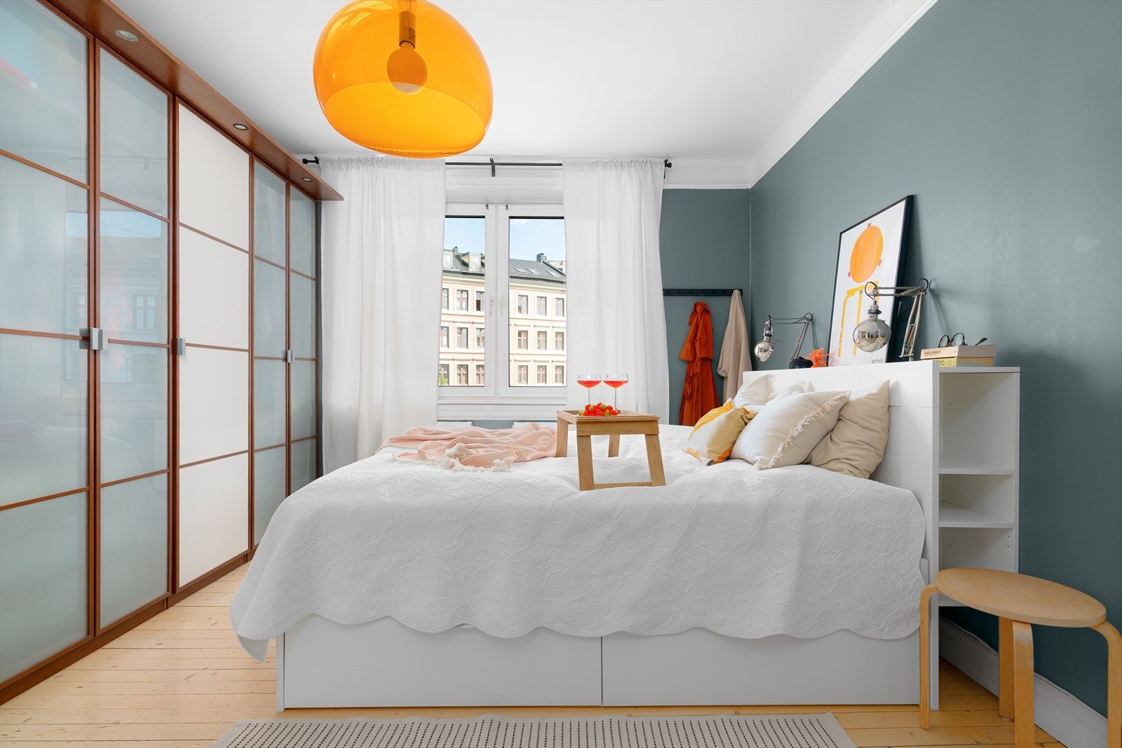Hovedsoverommet er såpass stort at enkelte har delt rommet i flere soner med både soveplass, hjemmekontor og walk-in. Galleribilde