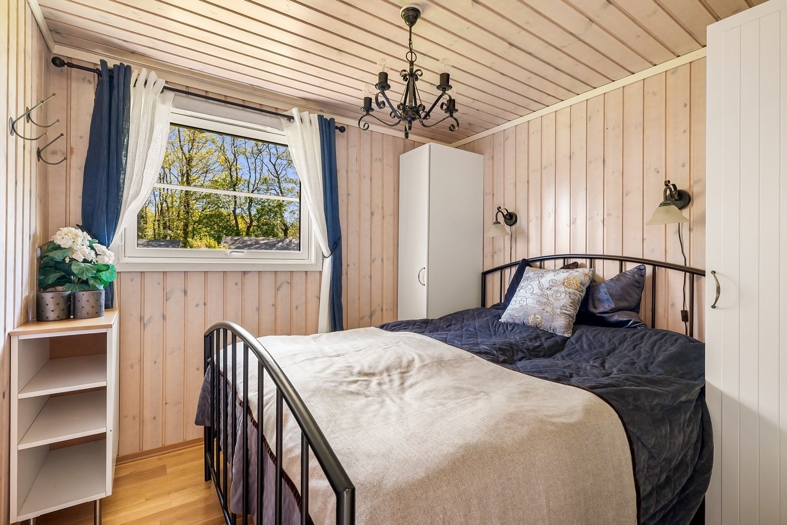 Soverommene gir fleksible løsninger for overnatting for familie og gjester. Galleribilde
