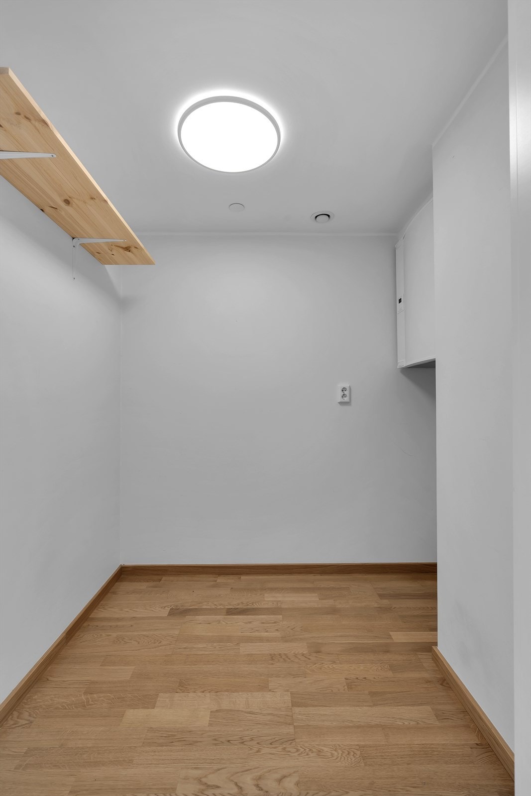 Praktisk bod inne i leiligheten Galleribilde