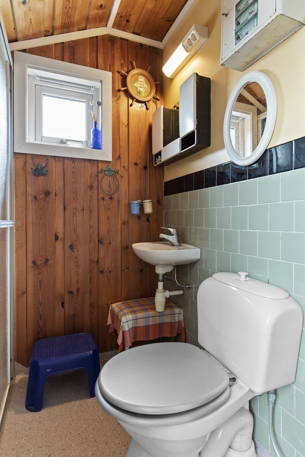 Bad med dusj og wc i 2. etg Galleribilde