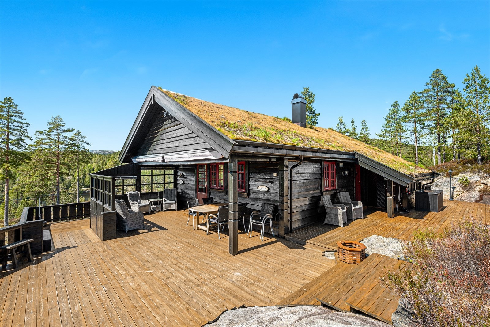 Hytta er oppført i 2011, med praktisk og arealeffektiv planløsning. Galleribilde