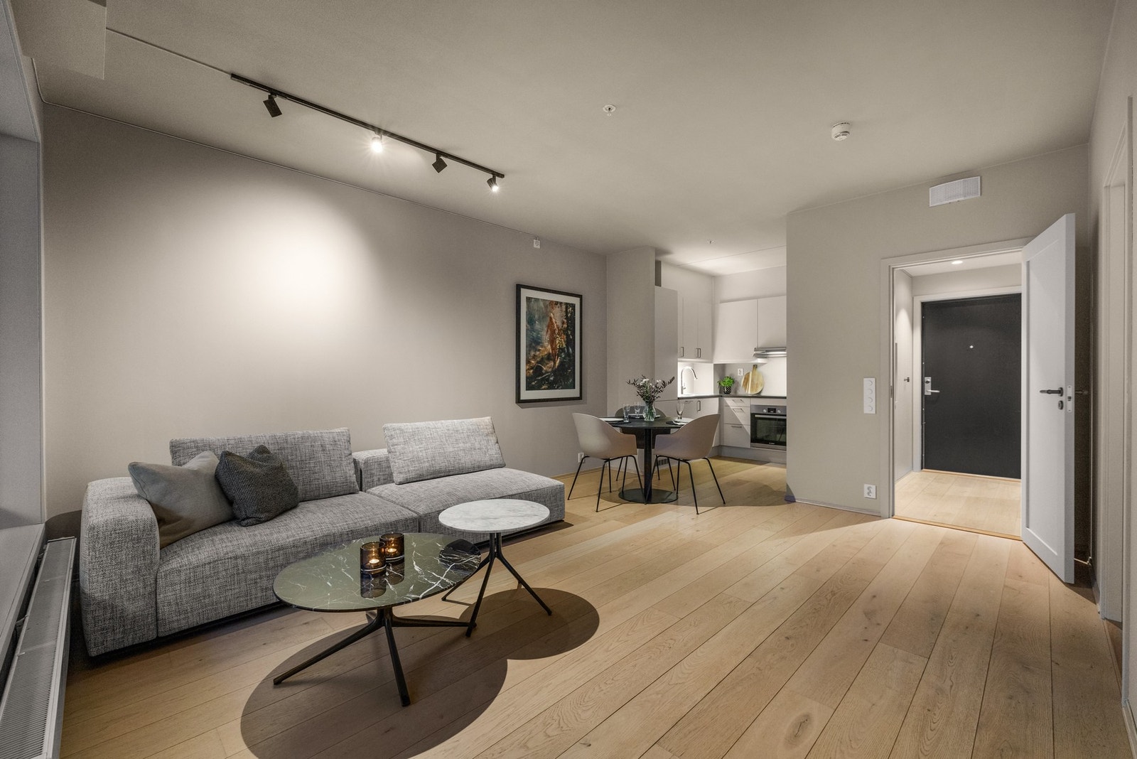 Stor og påkostet leilighet med stilige detaljer. Galleribilde