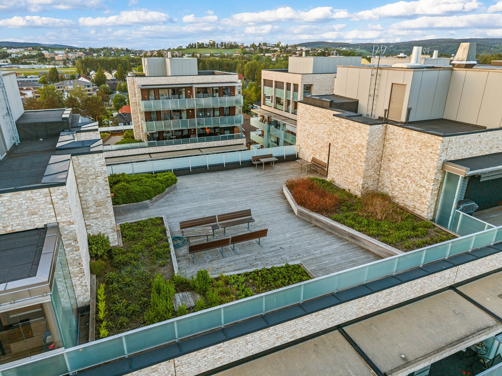 Sameiet disponerer en flott felles takterrasse som fungerer som et ekstra uteområde for beboerne. Galleribilde