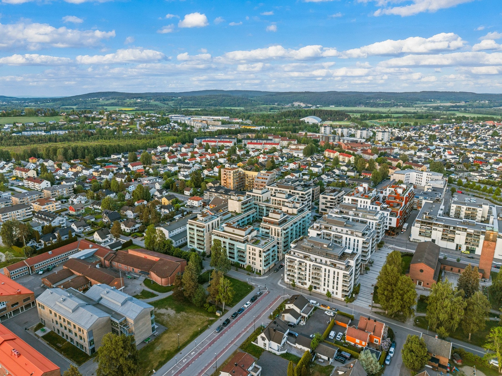 Her bor du tilbaketrukket og fredelig, samtidig som du har byens pulserende tilbud rett utenfor døren. Galleribilde