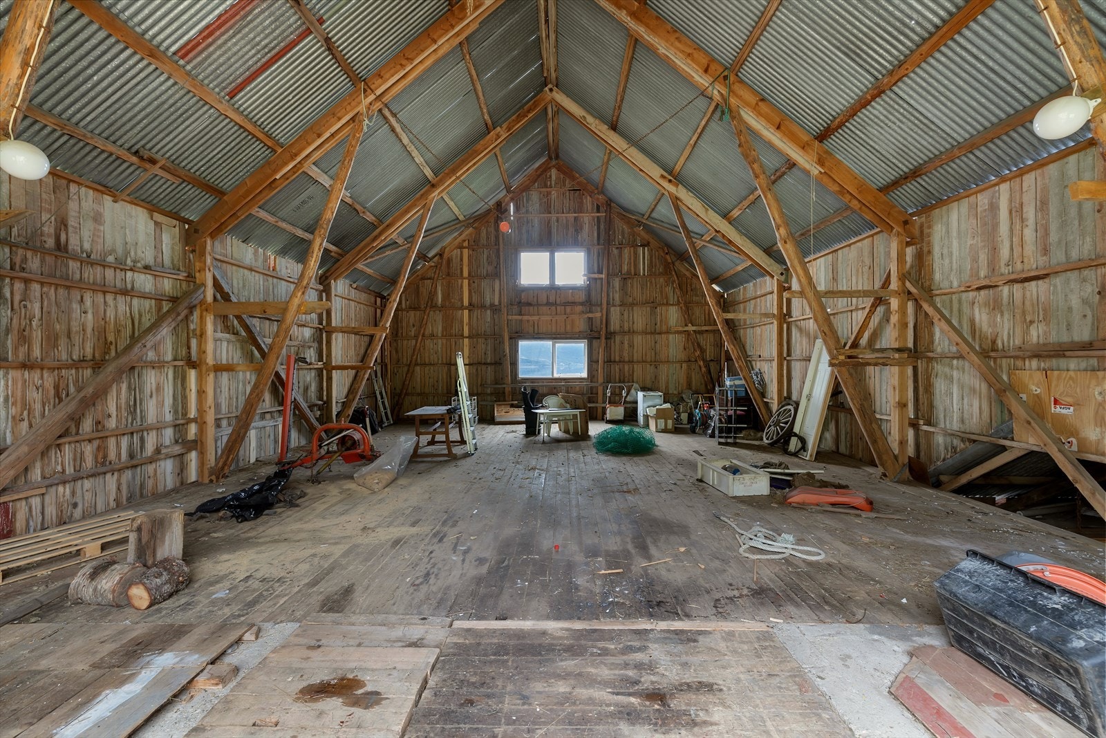 Redskapshus / fjøs Galleribilde