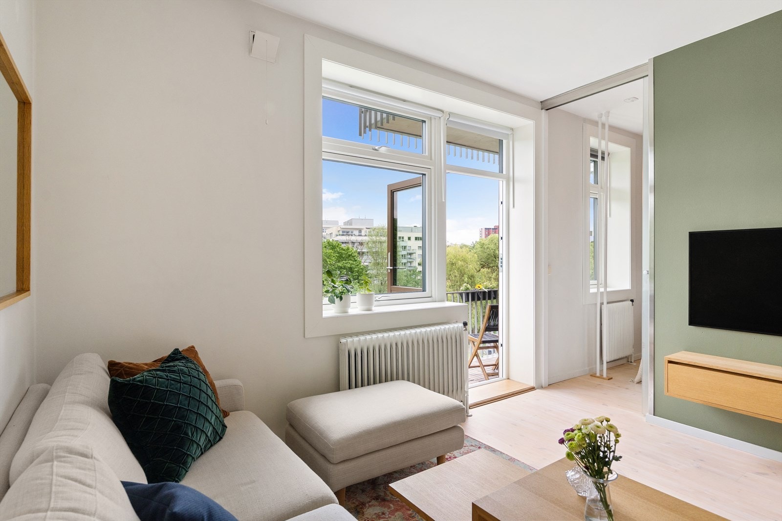 Strøm, oppvarming, varmtvann og internett er inkludert i felleskostnadene. Galleribilde