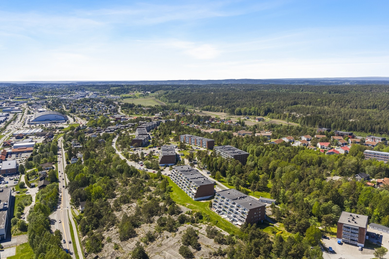 Området Råkollen/Hauge har kort vei til både servicetilbud og natur. Galleribilde