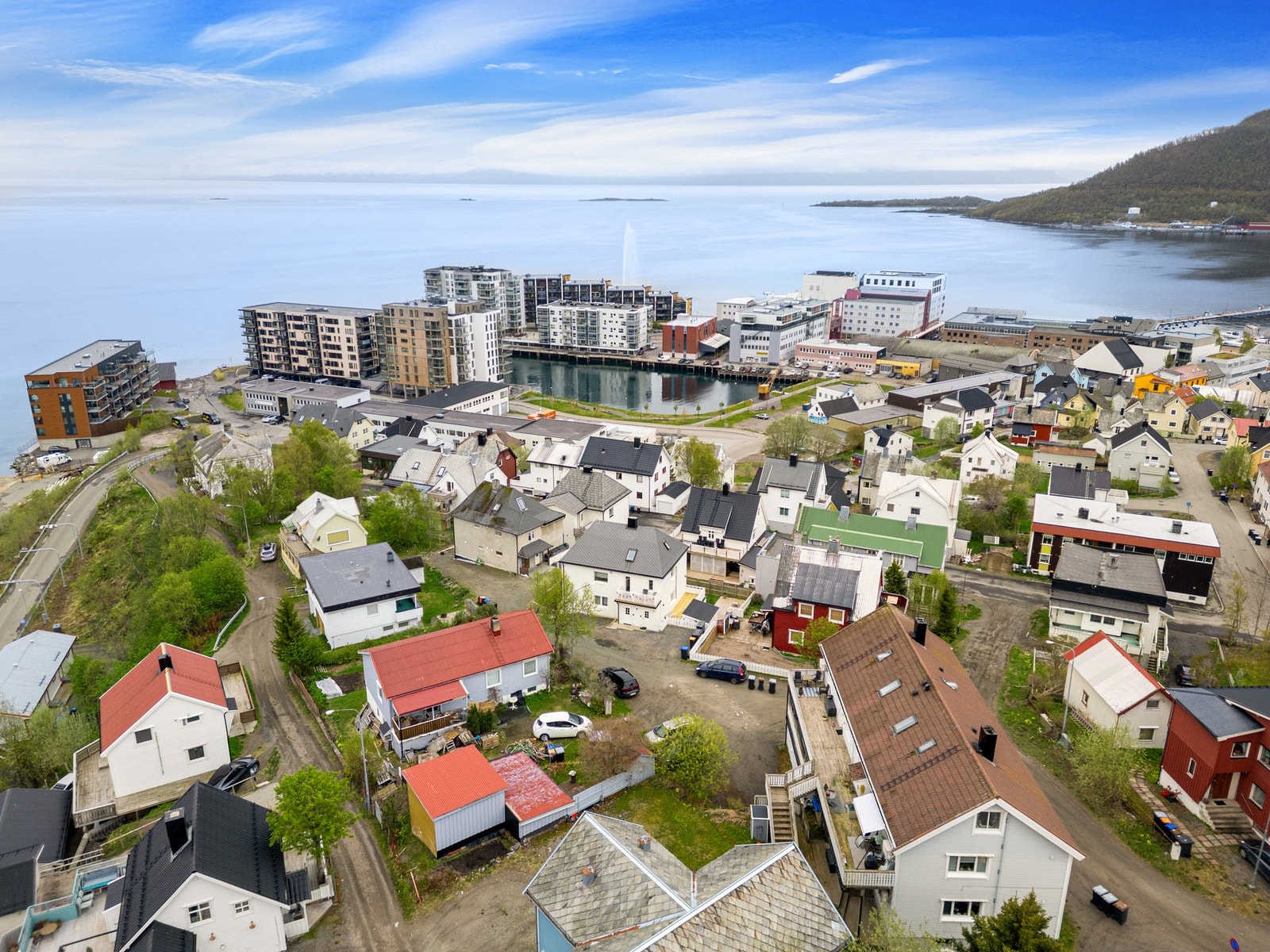Her bor du nært alle byfasiliteter! Galleribilde