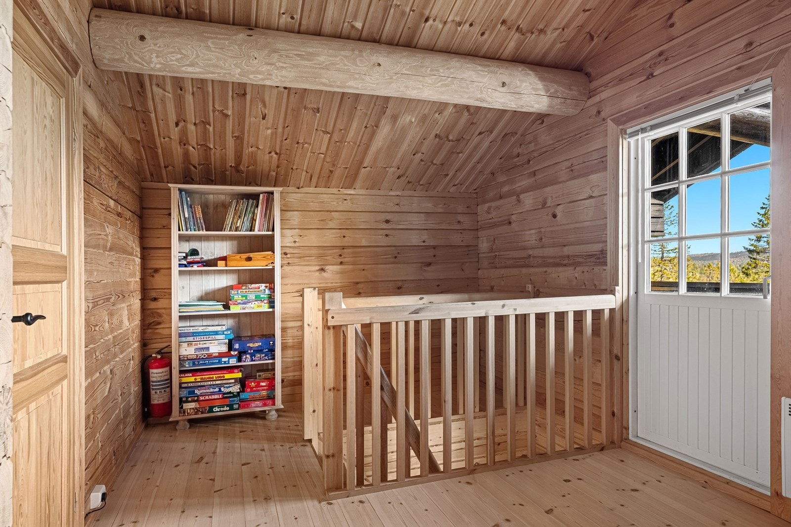 Fra loftstue er det utgang til sør-øst vendt balkong med morgensol. Galleribilde