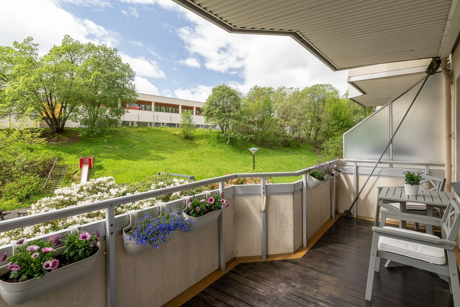 En fin og moderne 3-roms aksjeleilighet i høy førsteetasje. Galleribilde