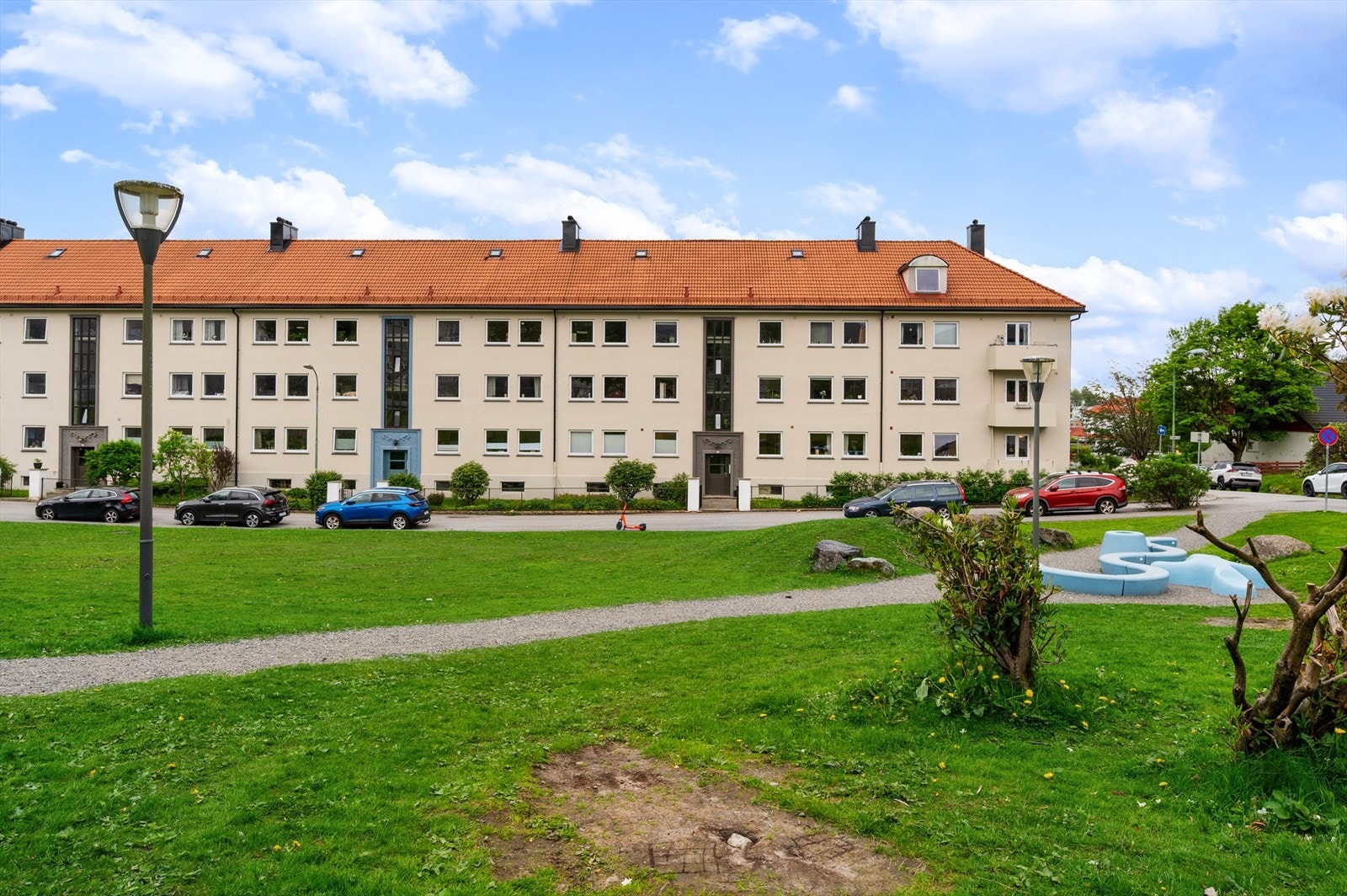 - For studenten er det kort vei til bla. Høyskolen på Vestlandet, Høyskolen Kristiania, BI og Universitet i Bergen - Galleribilde