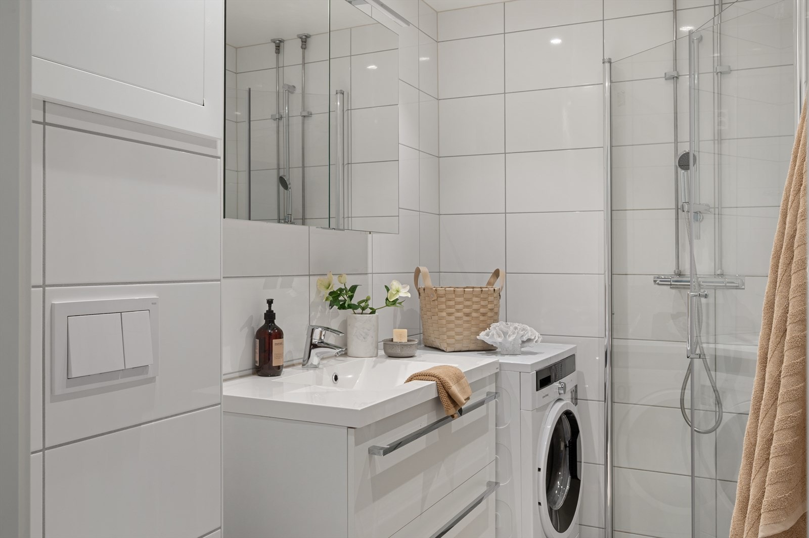 - Badet måler 3,1 m² og er renovert i 2018 - Galleribilde