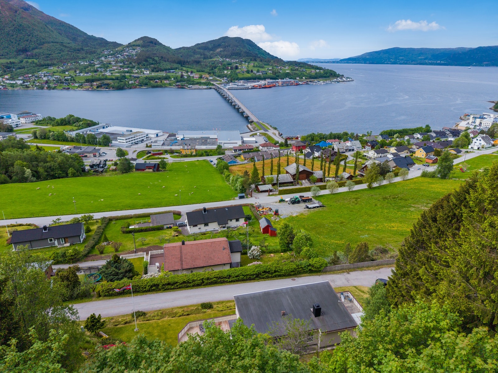 Og her får du en titt over nabolaget og landlige omgivelser. Galleribilde