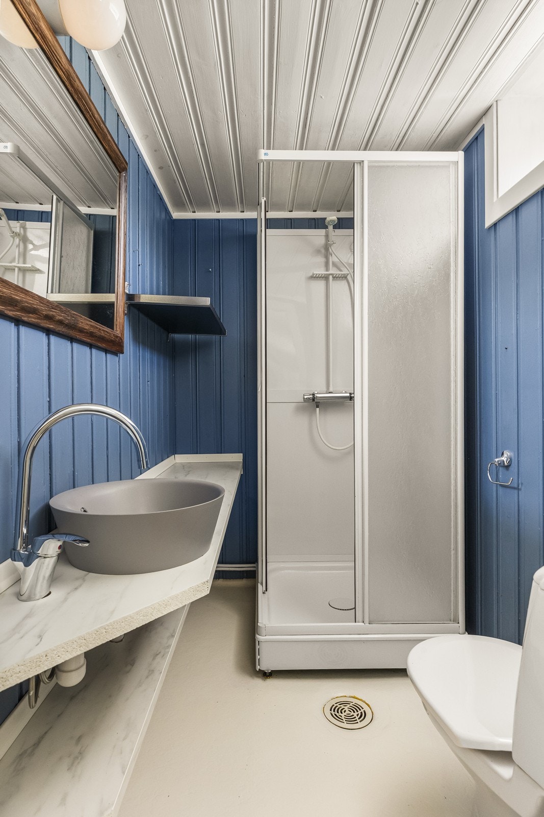 Bad i hybeldel Galleribilde