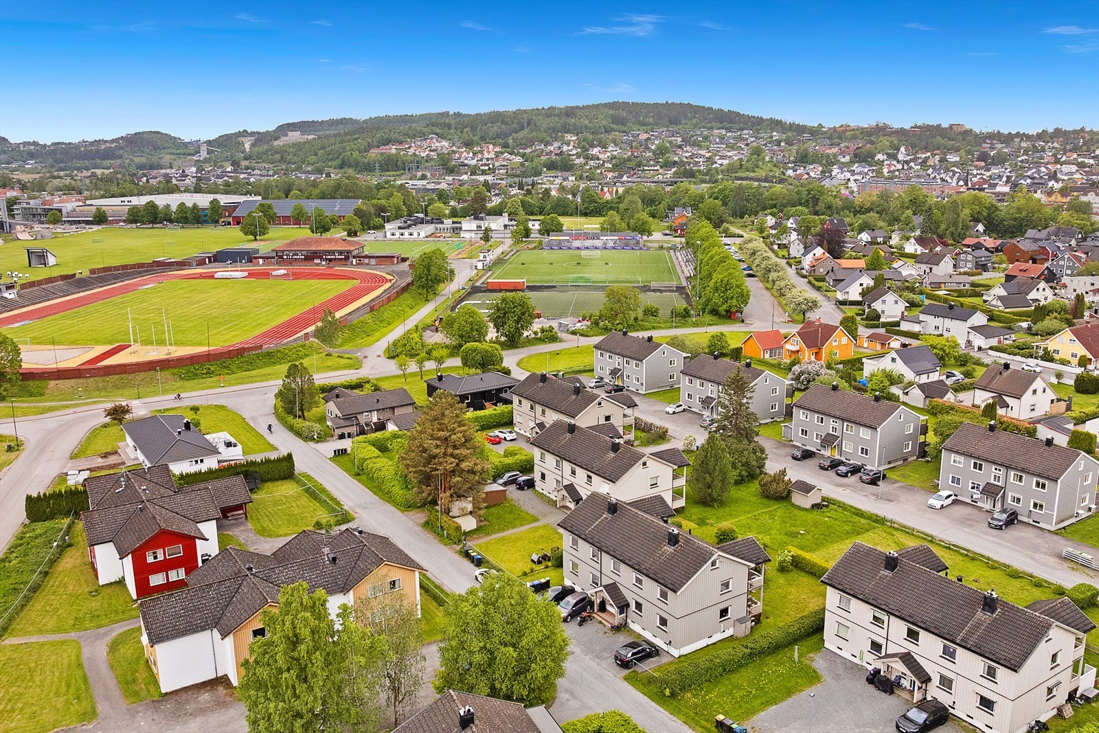 Området rundt eiendommen har sports- og fritidsanlegg lett tilgjengelig. Galleribilde