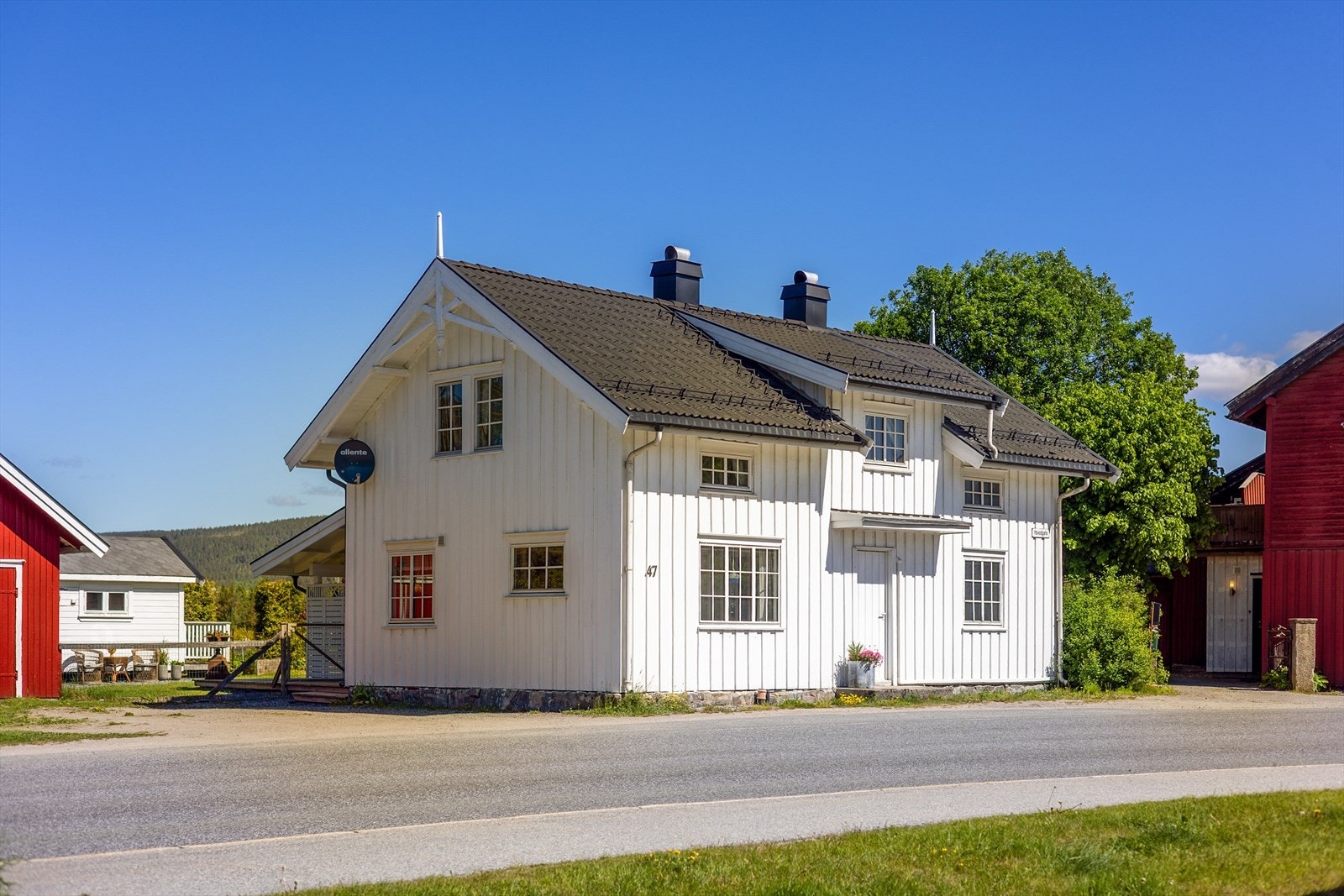 Denne sjarmerende eneboligen ligger sentralt til i Lunde. Boligen er jevnlig vedlikeholdt og betydelig oppgradert. Galleribilde