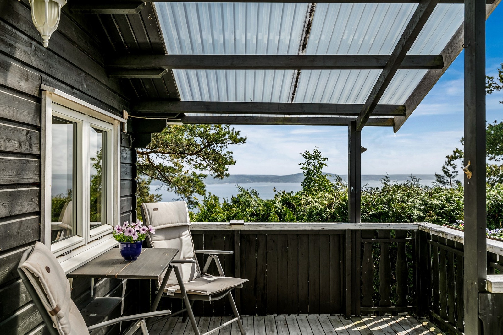 Herlig utsikt fra annekset. Galleribilde