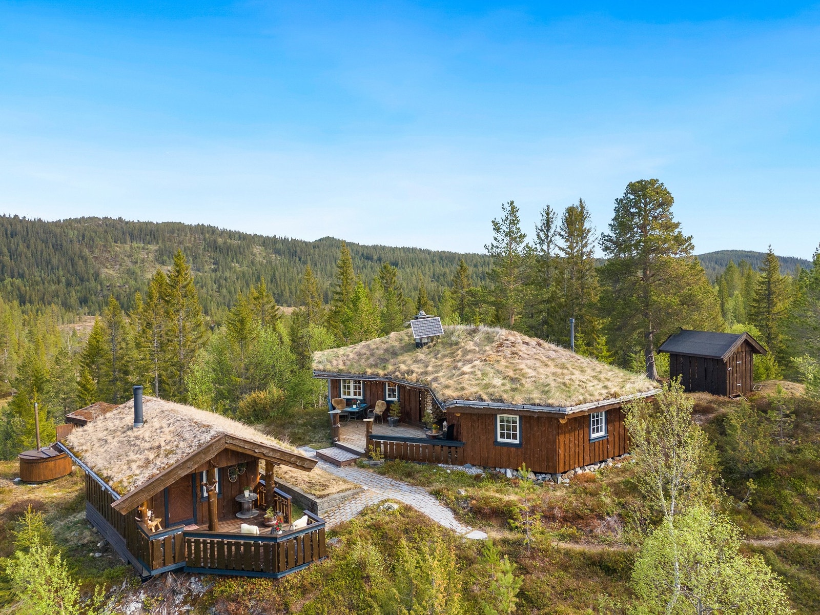 En unik fritidsbolig som ligger ca. 20 minutter unna Hovin sentrum og 1 time fra Trondheim sentrum. Galleribilde