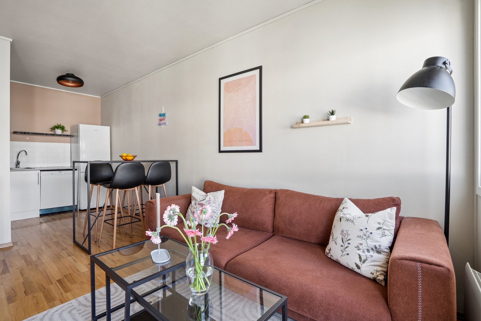 Leiligheten har en god planløsning og ligger i sin helhet i 4. etasje. Galleribilde